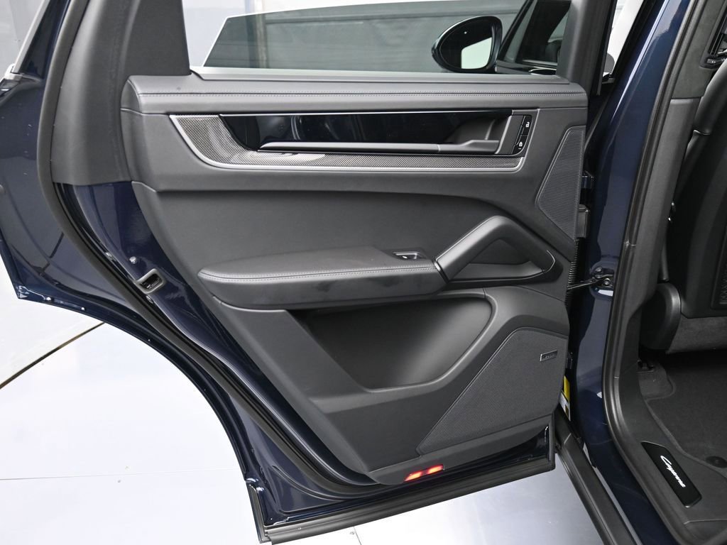 New 2025 Porsche Cayenne Turbo image 25