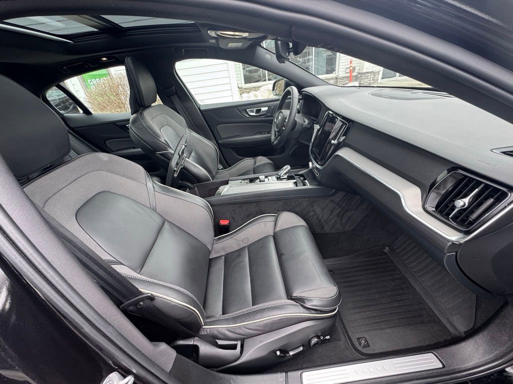Used 2024 Volvo S60 B5 Plus image 35