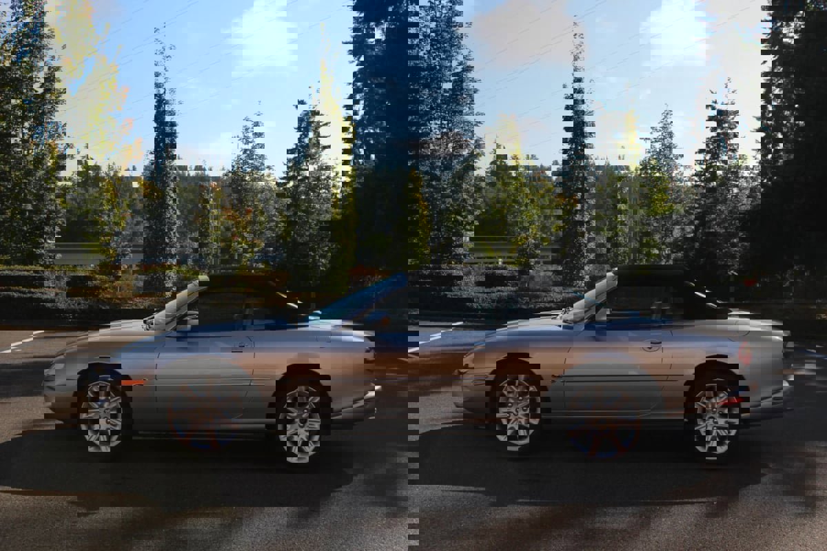 Used 2000 Jaguar XK8 image 5