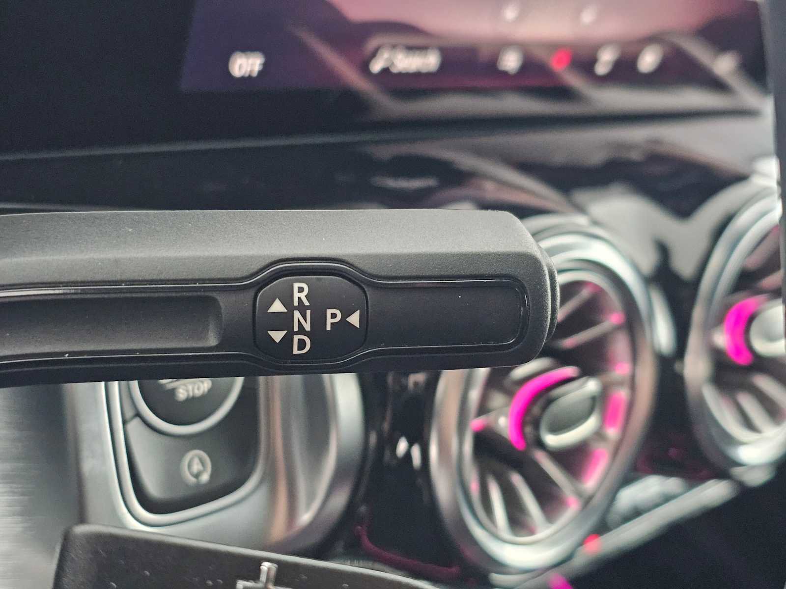 Certified 2025 Mercedes-Benz GLB 250 image 31