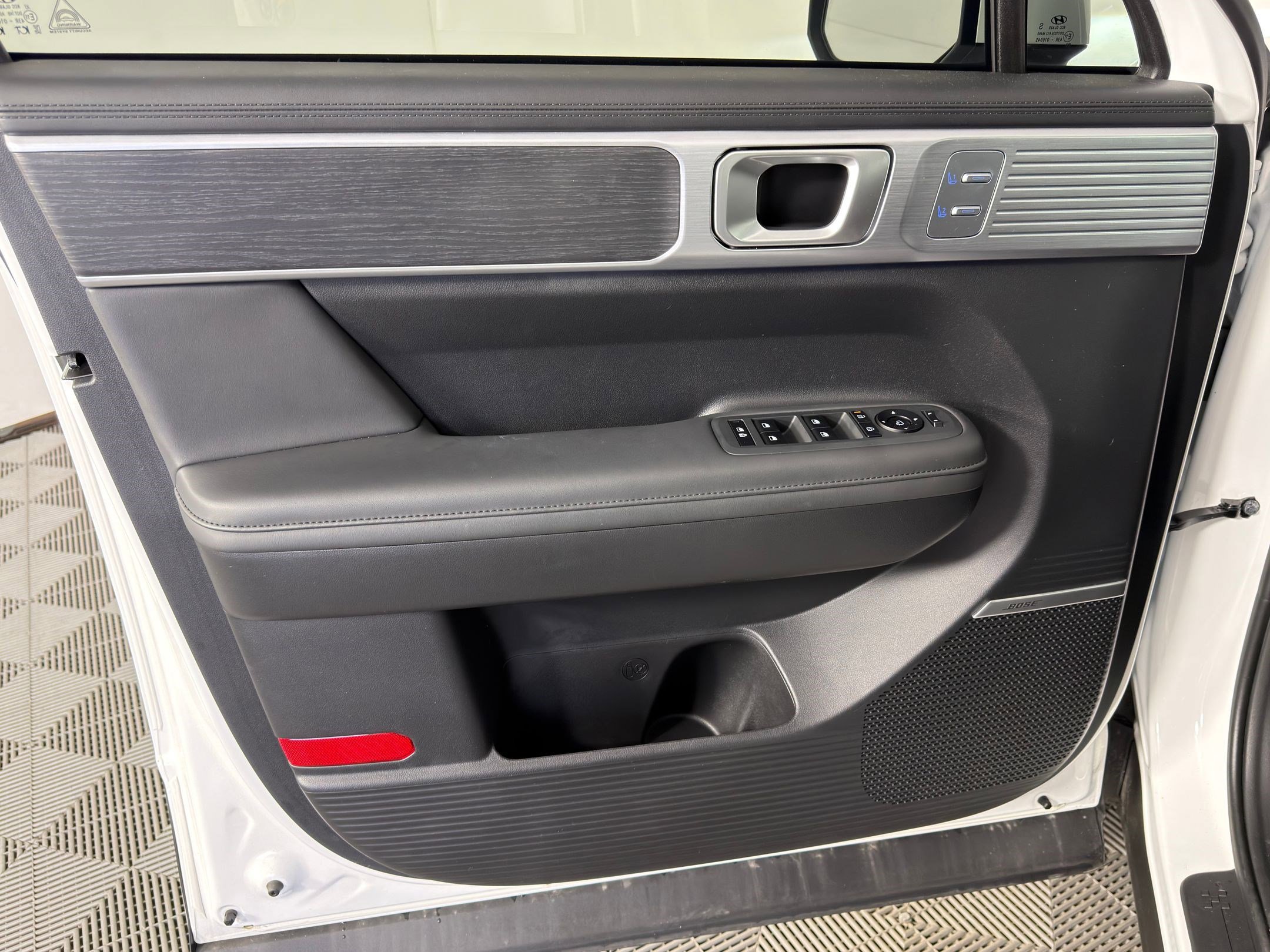 Used 2025 Hyundai Santa Fe Limited image 22