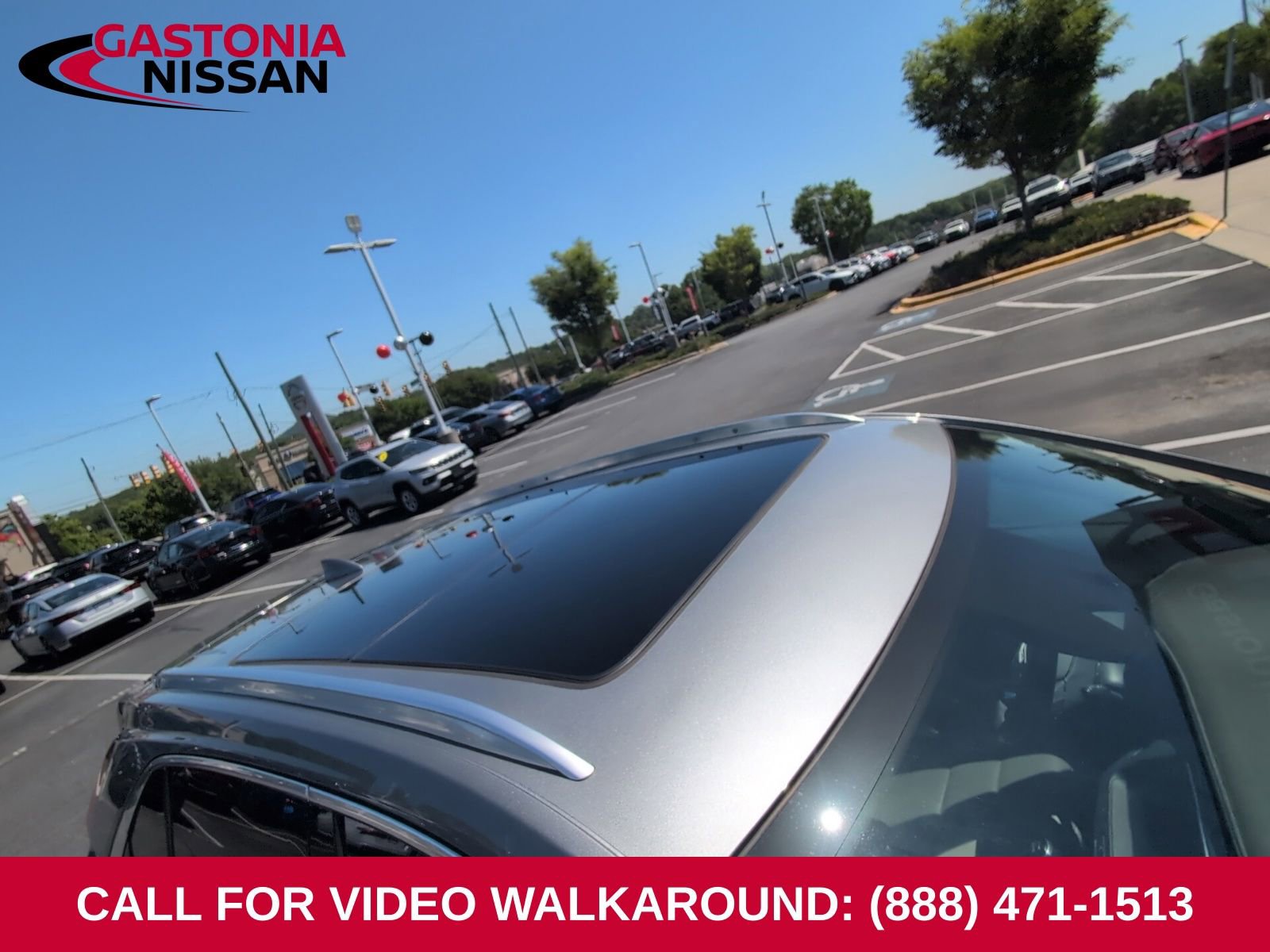 Used 2023 Cadillac XT4 Premium Luxury w/ Cold Weather Package FWD image 7