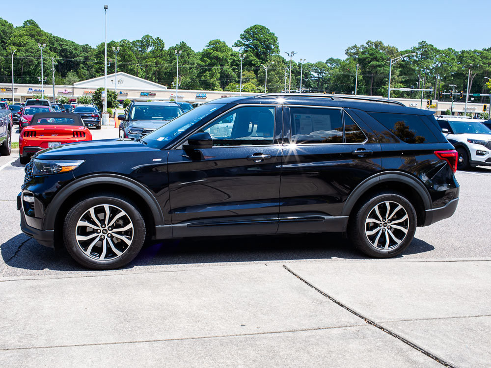 Used 2022 Ford Explorer ST-Line w/ Class IV Trailer Tow Package AWD/4WD image 3
