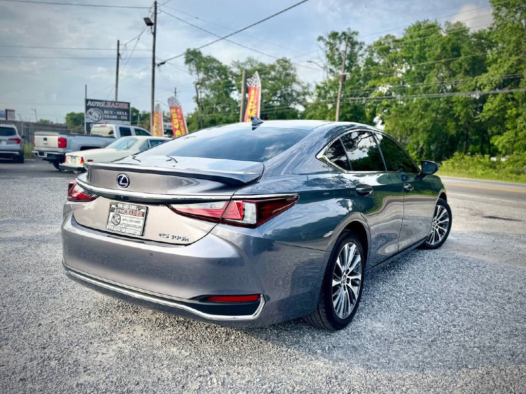 Used 2020 Lexus ES 300h w/ Premium Package image 4