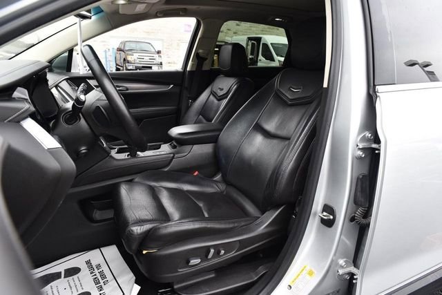 Used 2017 Cadillac XT5 Premium Luxury FWD image 19