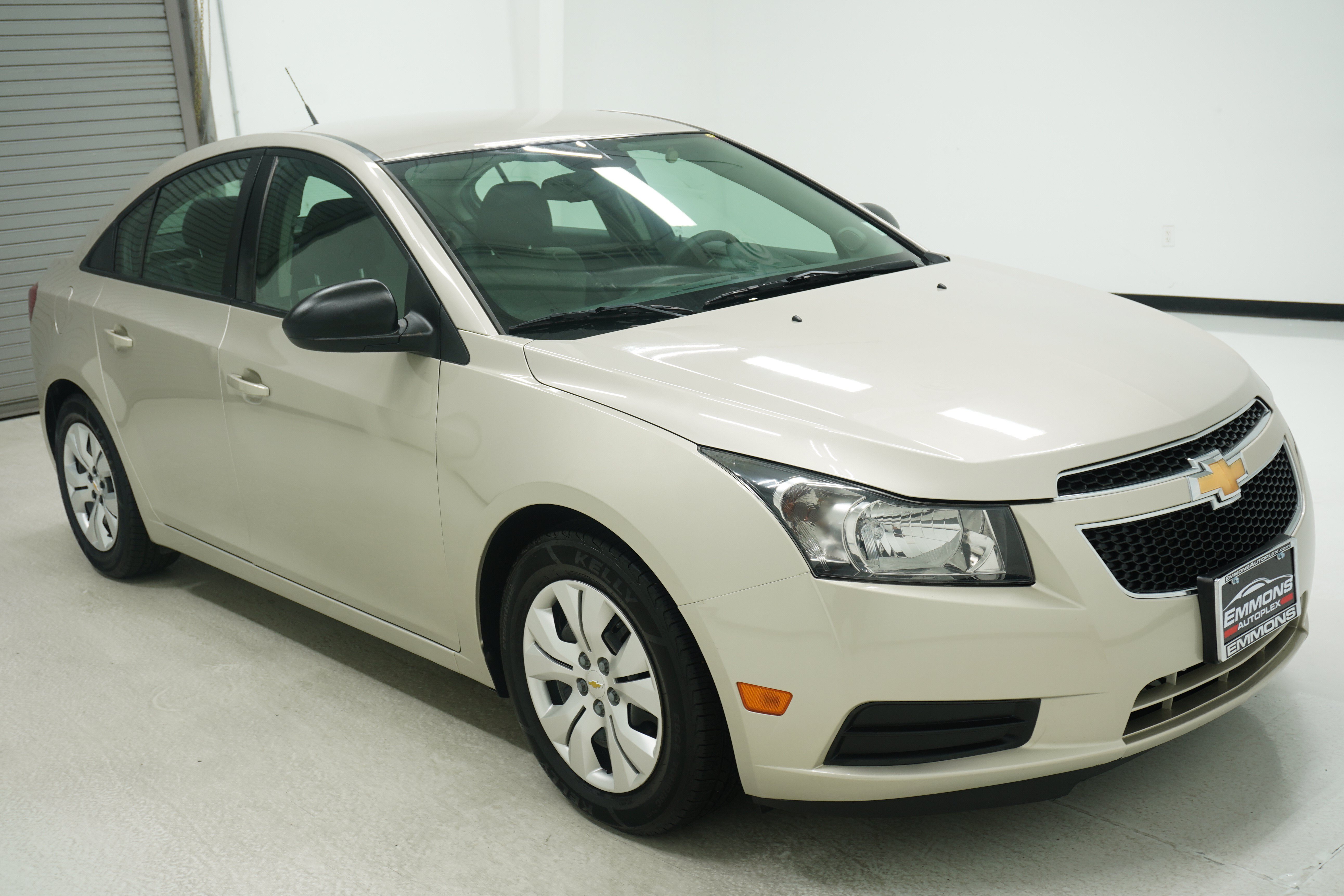 Used 2014 Chevrolet Cruze LS FWD image 3