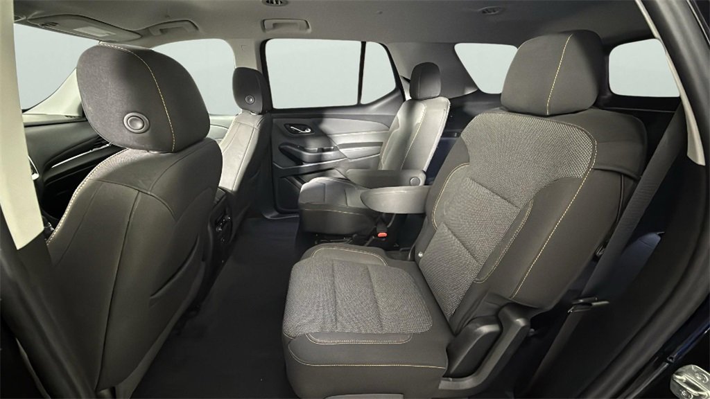 Used 2021 Chevrolet Traverse LT image 25
