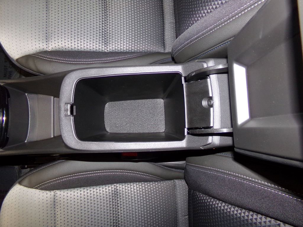 New 2025 Chevrolet Trax LT w/ Driver Confidence Package image 20