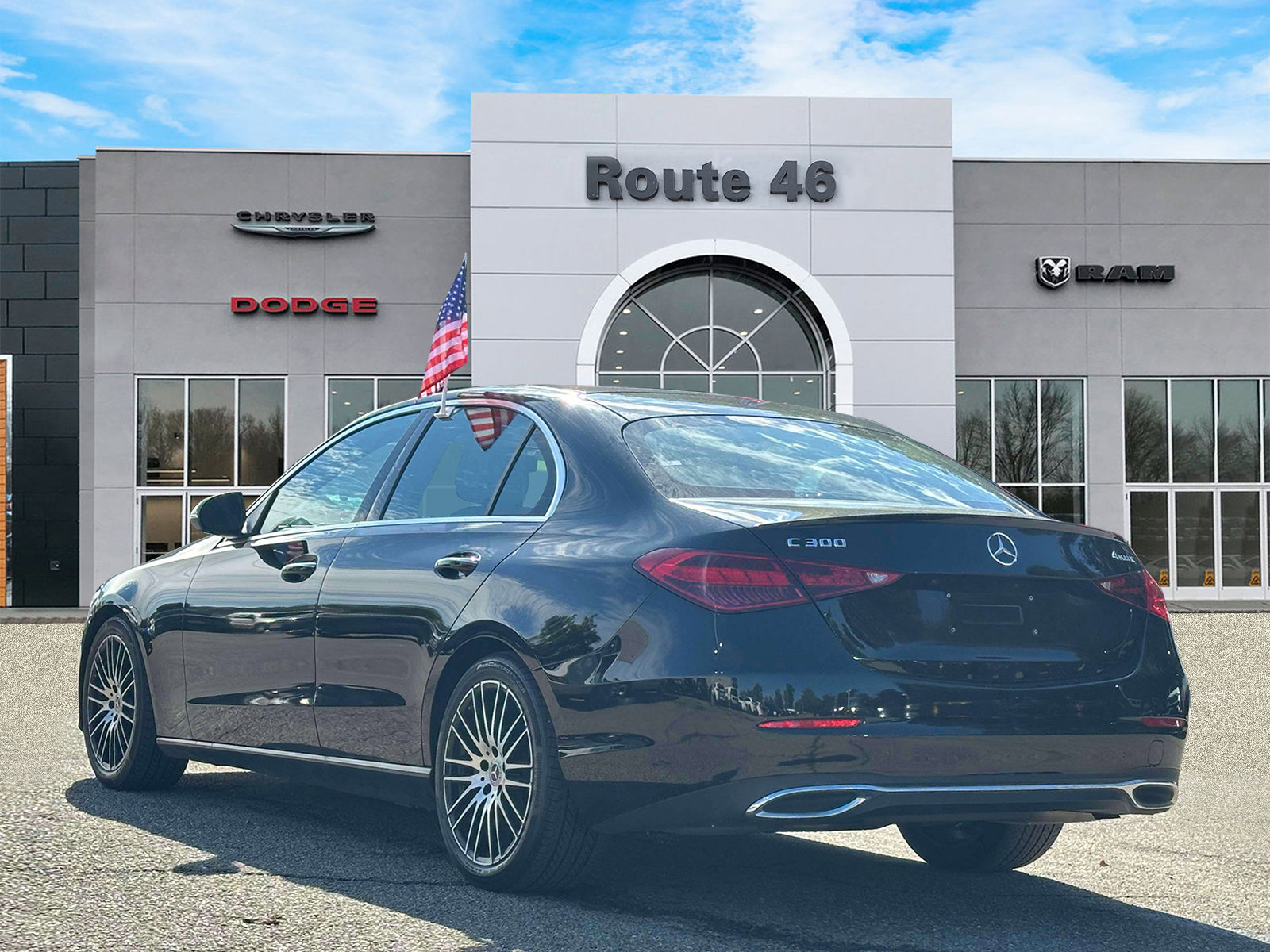 Used 2022 Mercedes-Benz C 300 4MATIC Sedan image 4