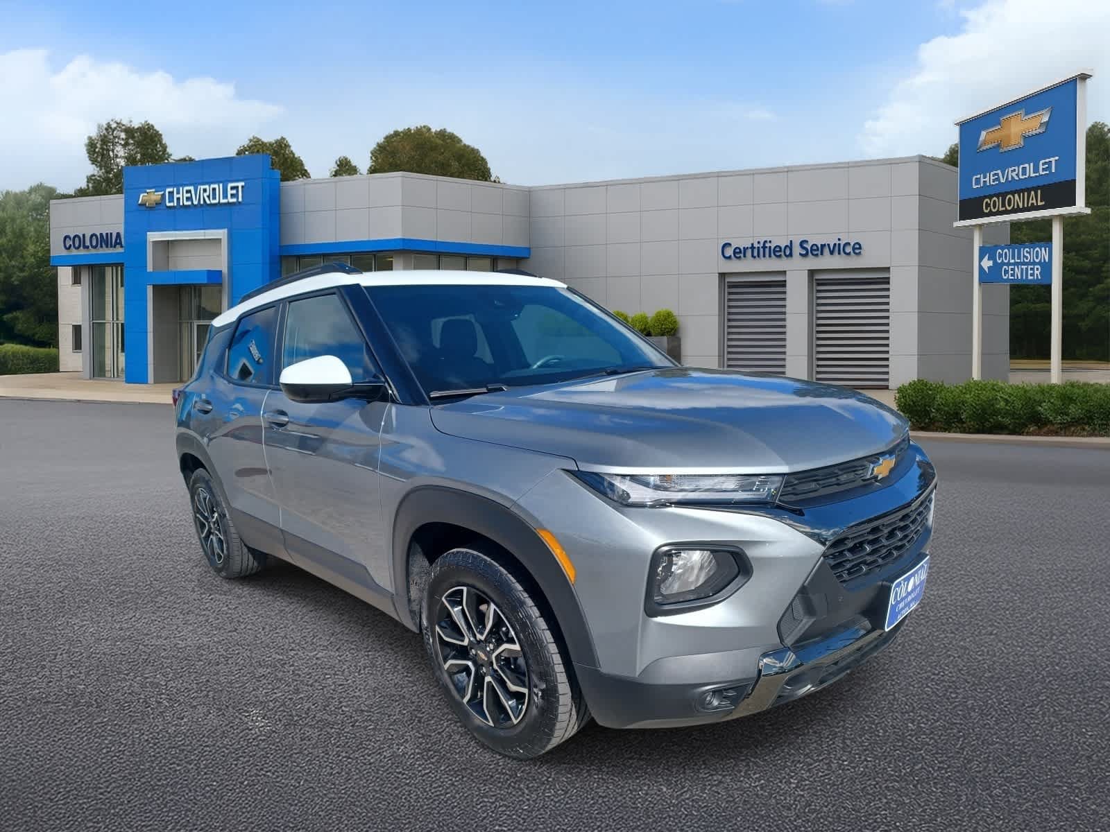 Used 2023 Chevrolet TrailBlazer ACTIV w/ Sun and Liftgate Package AWD/4WD image 2