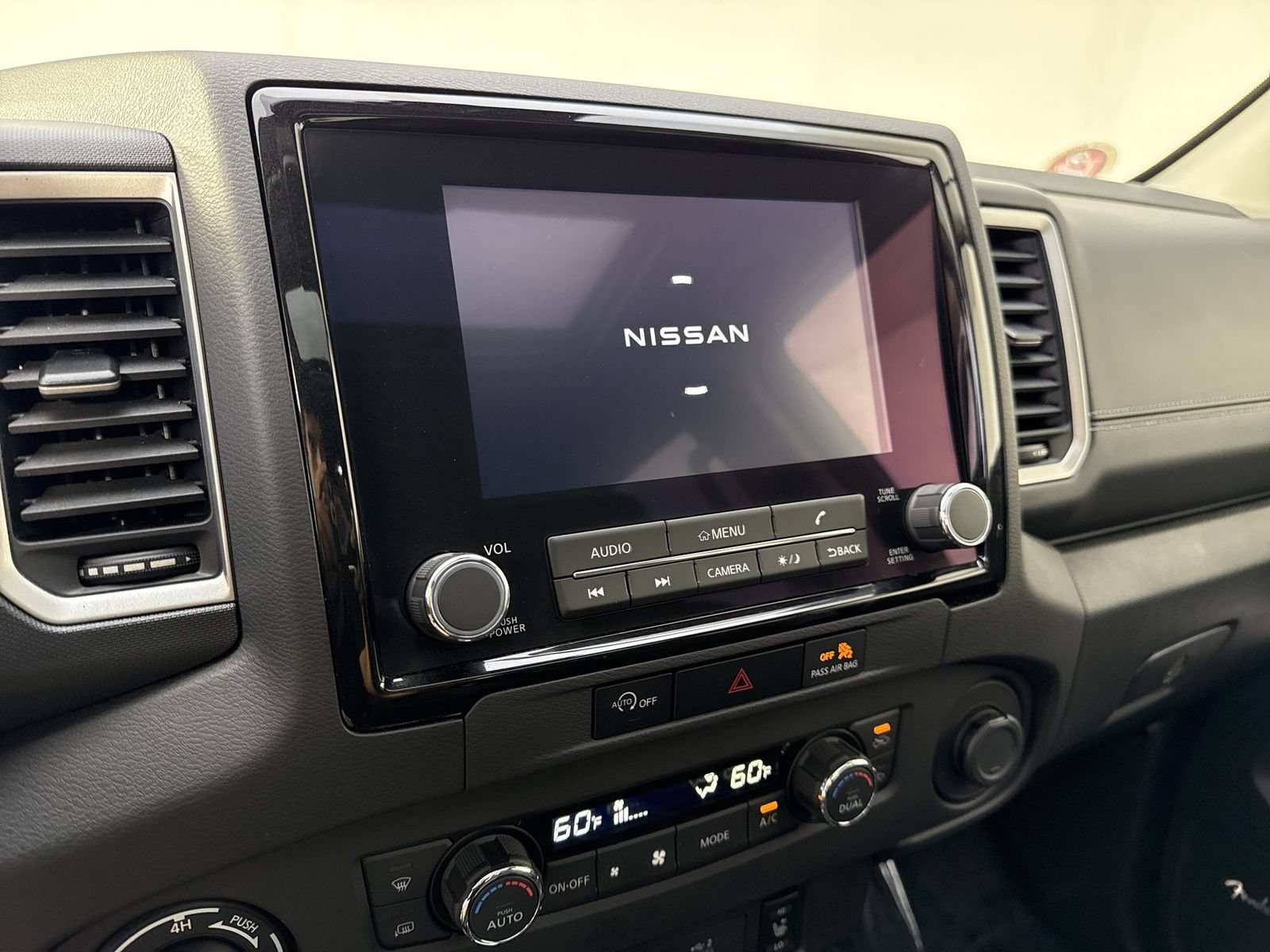 Used 2024 Nissan Frontier SL w/ Technology Package AWD/4WD image 6