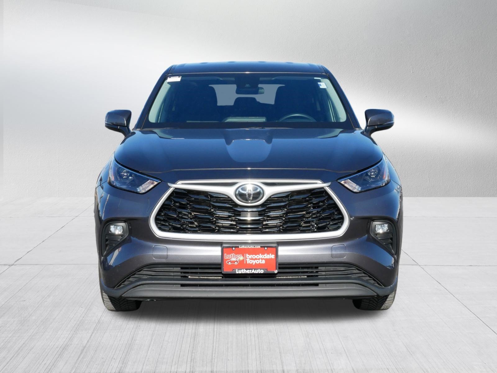 Used 2023 Toyota Highlander LE AWD/4WD video 2