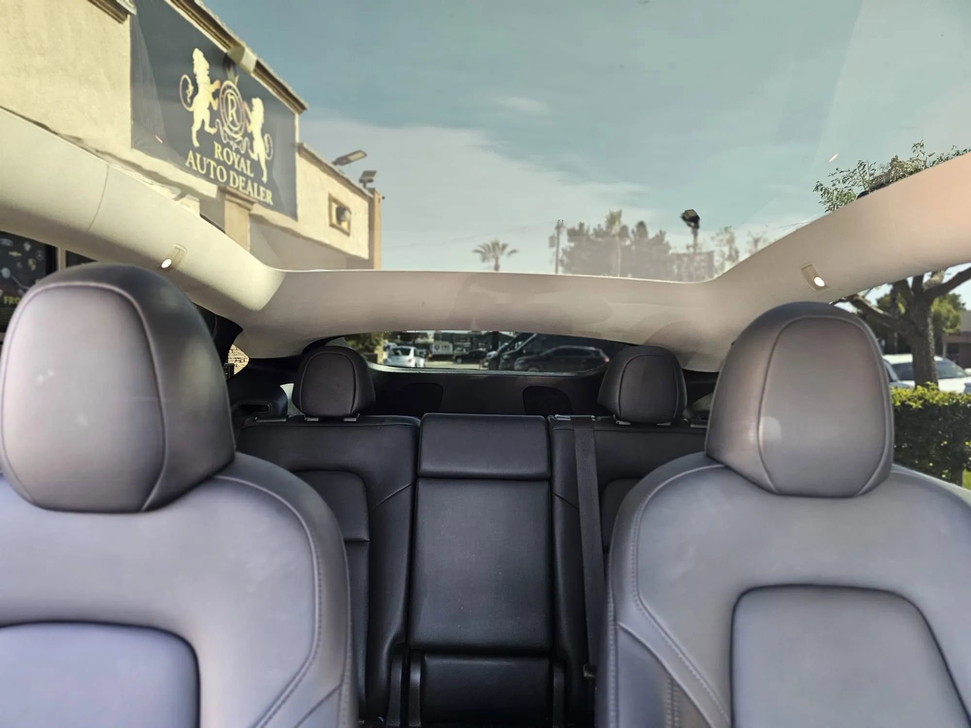 Used 2023 Tesla Model Y AWD image 30