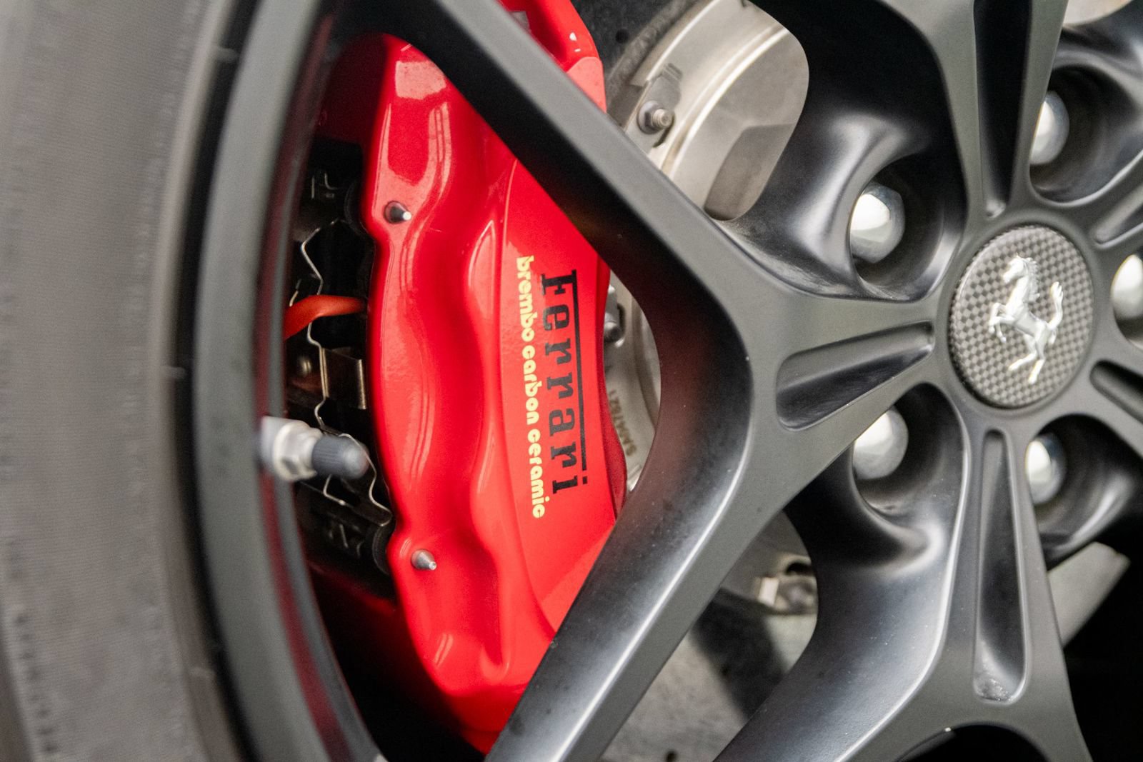 Used 2016 Ferrari California T RWD image 29