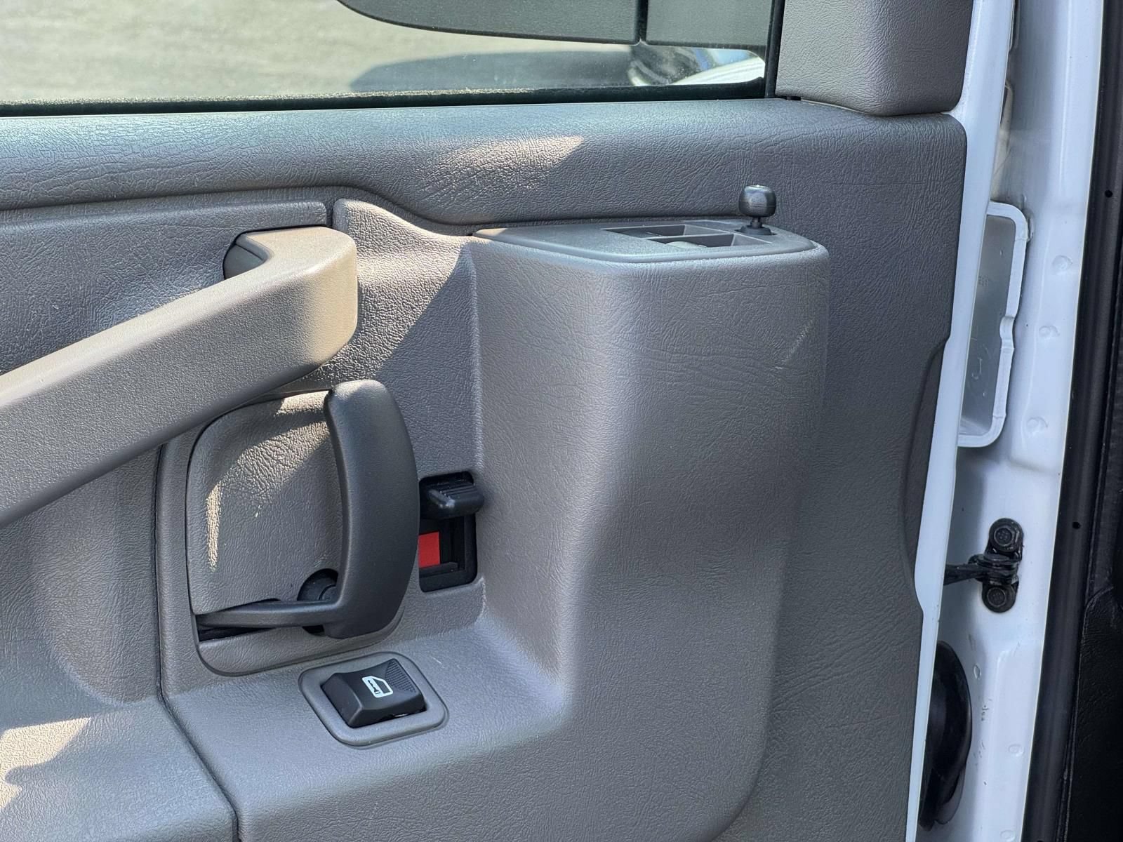 Used 2025 Chevrolet Express 2500 w/ Driver Convenience Package RWD image 20