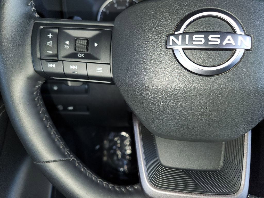 Used 2025 Nissan Rogue SV AWD/4WD image 23