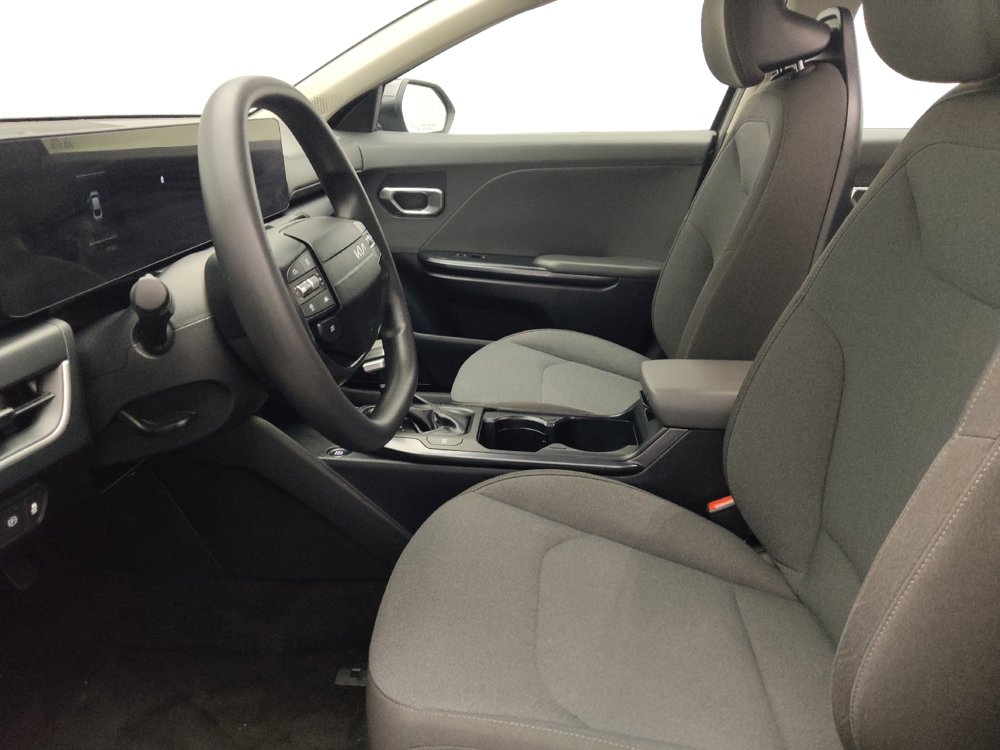 Used 2025 Kia K4 FWD image 17