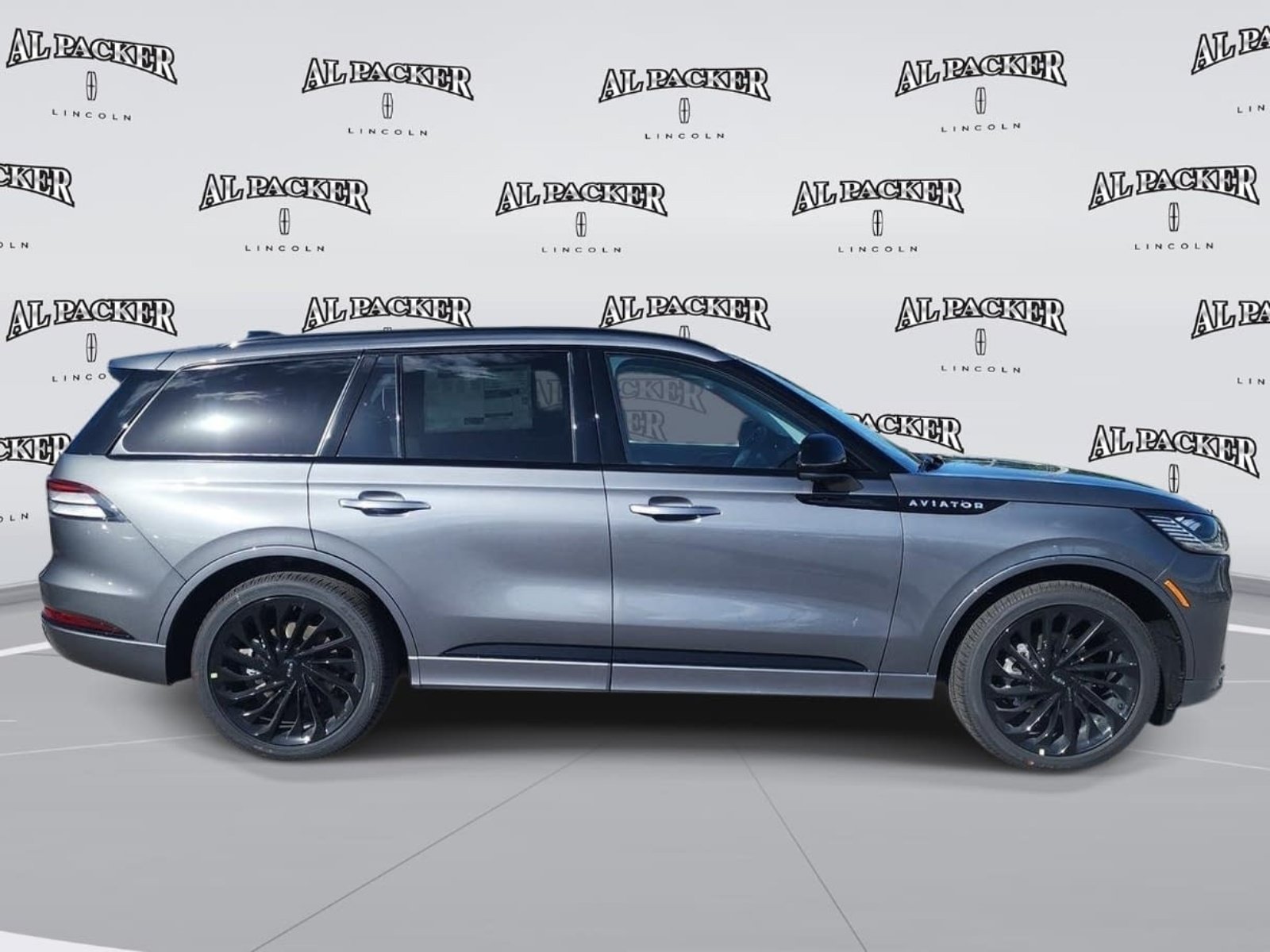 New 2027 Lincoln Aviator Reserve w/ Jet Appearance Package RWD image 6