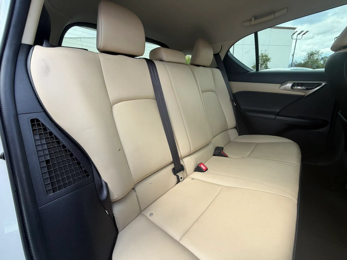 Used 2016 Lexus CT 200h w/ Accessory Package 2 FWD image 31