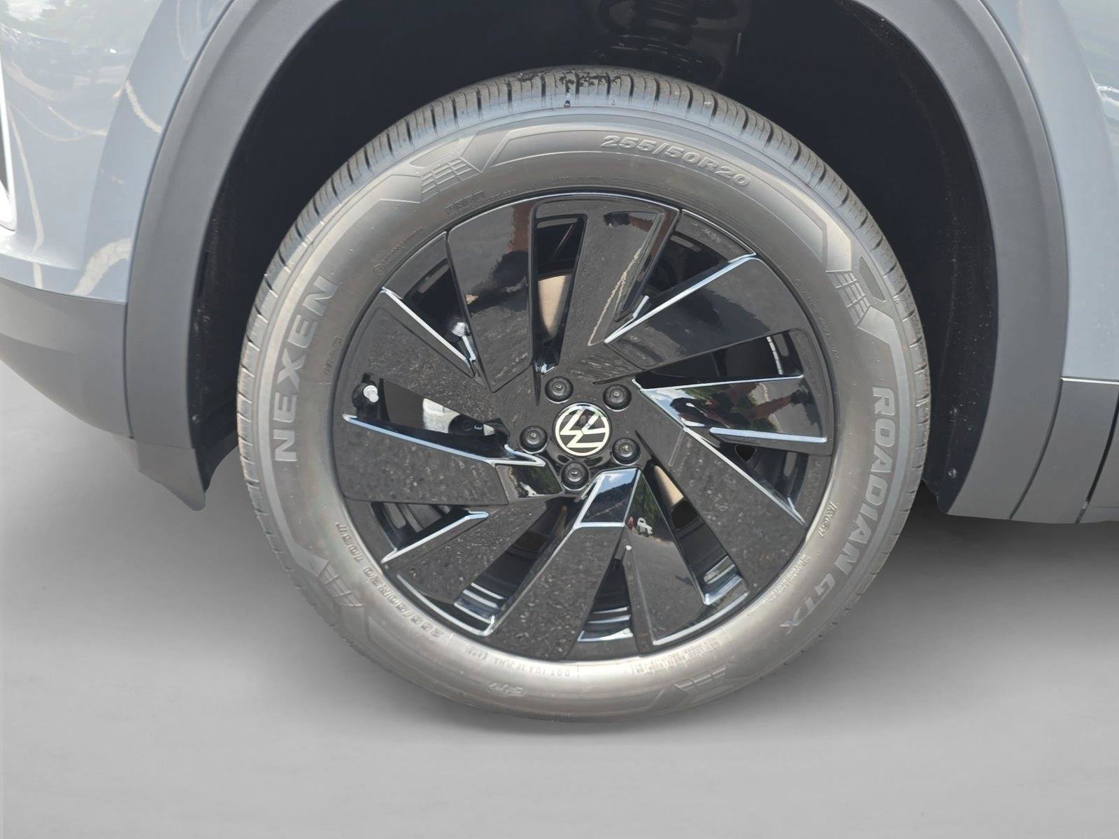 New 2026 Volkswagen Atlas SE FWD image 11