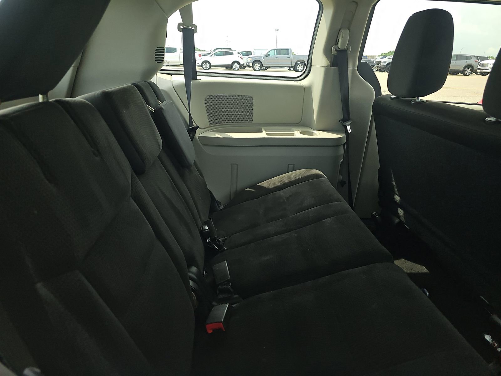 Used 2019 Dodge Grand Caravan SE FWD image 14