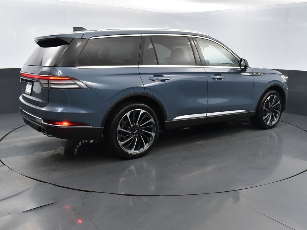Used 2025 Lincoln Aviator Reserve w/ Equipment Group 201A image 4