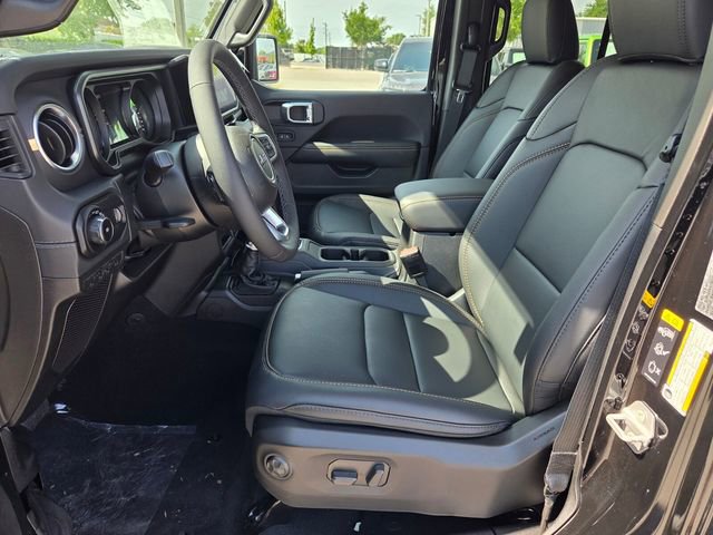 New 2026 Jeep Wrangler Unlimited Sahara AWD/4WD image 4
