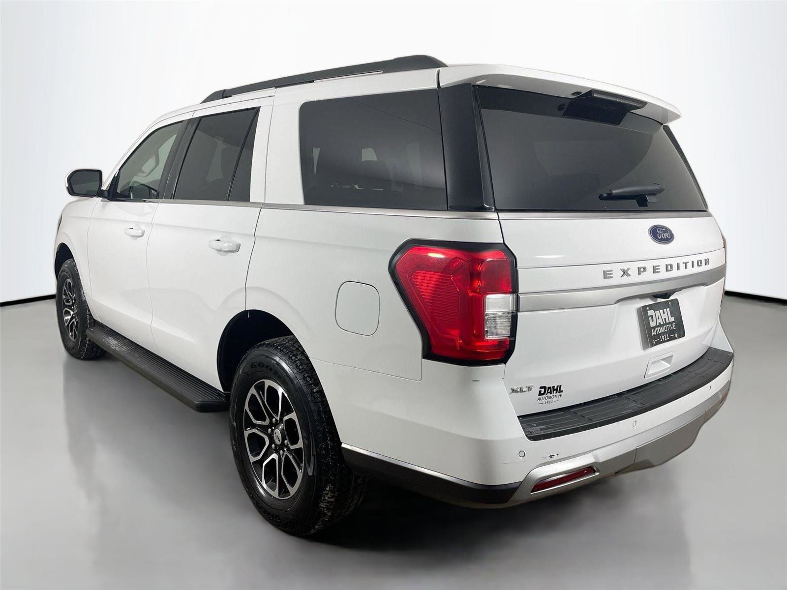 Used 2024 Ford Expedition XLT image 5