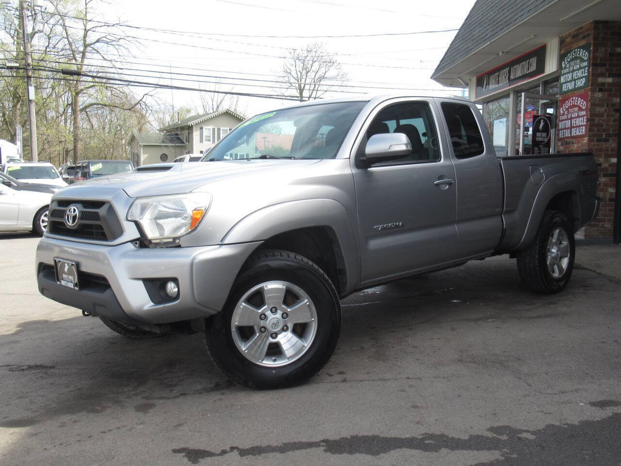 Used 2015 Toyota Tacoma 4x4 Access Cab V6 w/ TRD Sport Package image 26