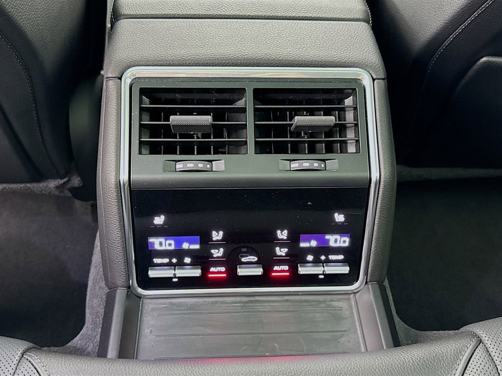 Certified 2023 Porsche Panamera Platinum Edition image 30