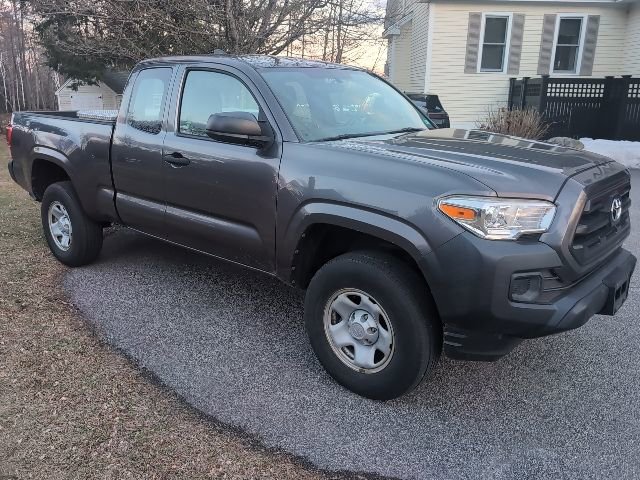Used 2016 Toyota Tacoma SR image 1