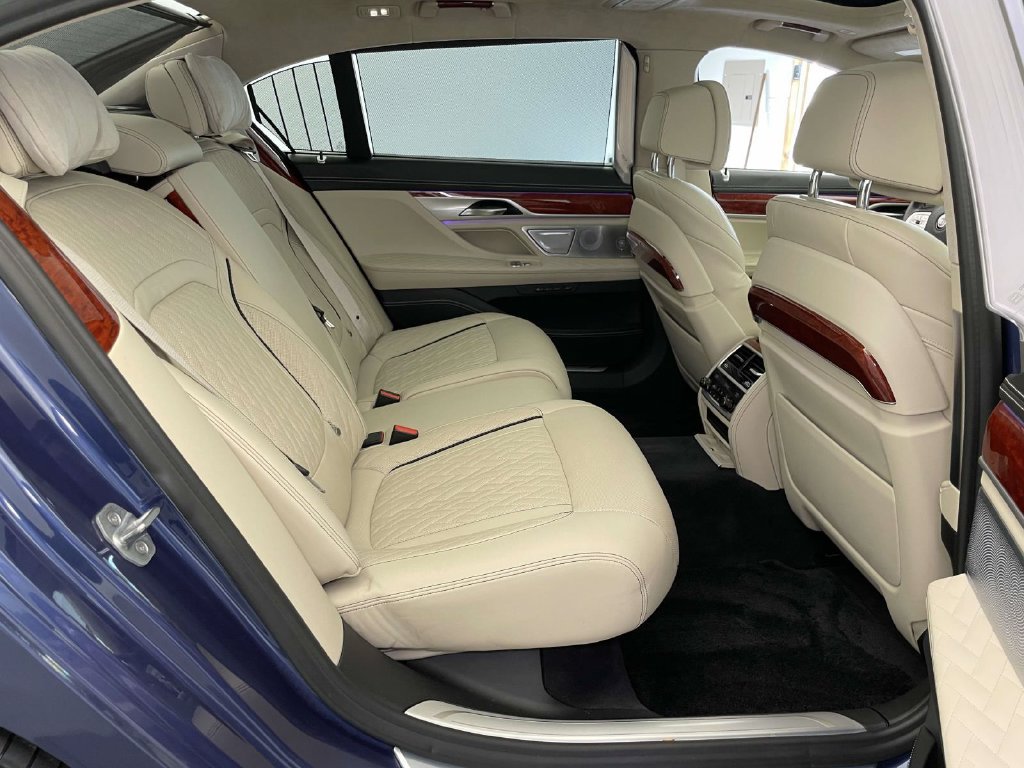 Used 2020 BMW ALPINA B7 xDrive w/ Luxury Rear Seating Package AWD/4WD image 20