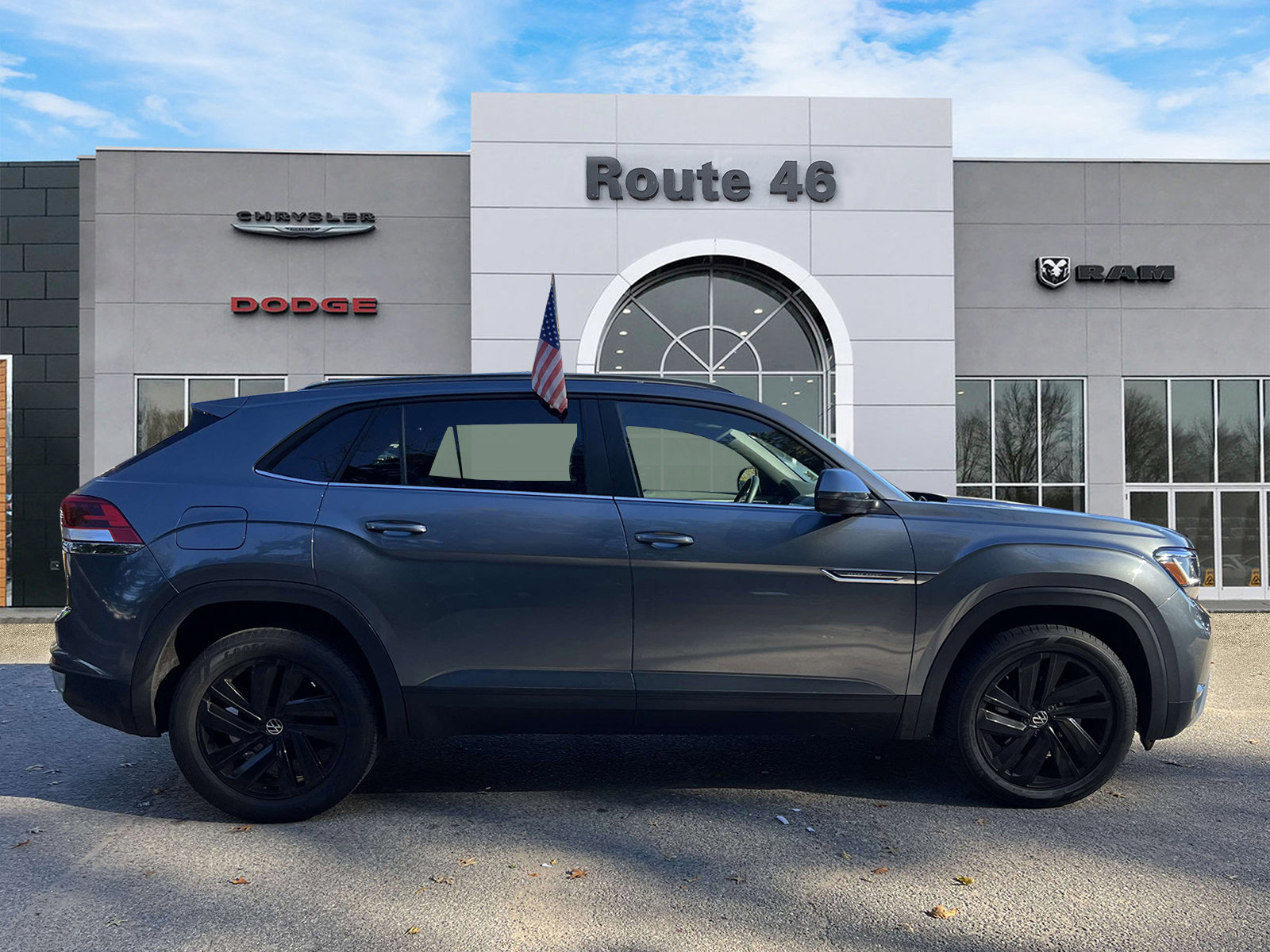 Used 2022 Volkswagen Atlas Cross Sport SE image 6