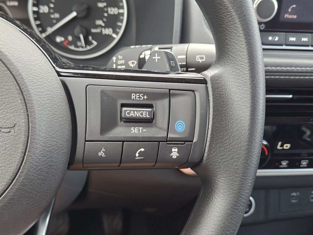 Used 2022 Nissan Rogue SV image 27