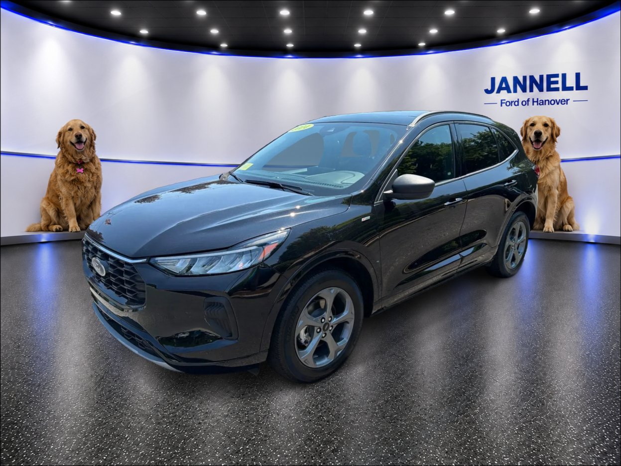 Used 2024 Ford Escape ST-Line w/ Tech Pack #1 AWD/4WD image 1