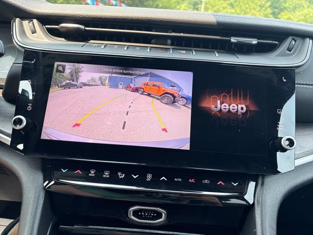 Used 2026 Jeep Grand Cherokee Limited w/ Limited Altitude Package AWD/4WD image 17