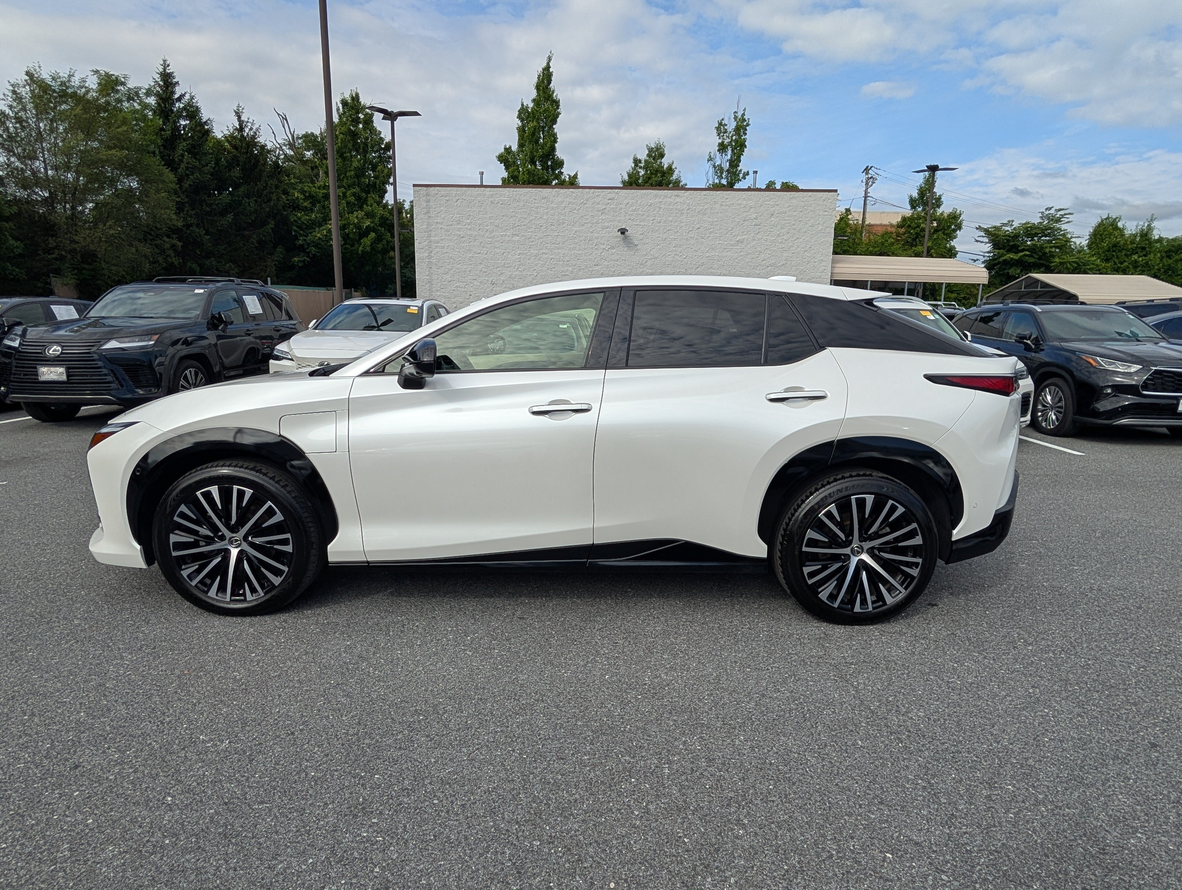Used 2023 Lexus RZ 450e Premium w/ Technology Package AWD/4WD image 6