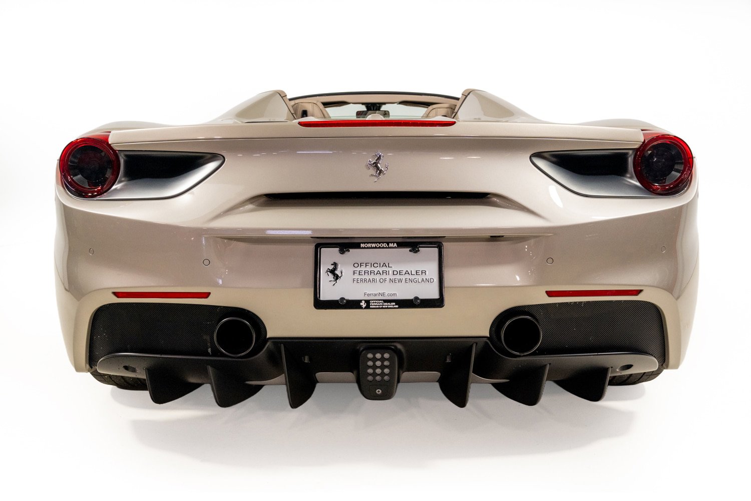 Used 2018 Ferrari 488 Spider RWD image 18