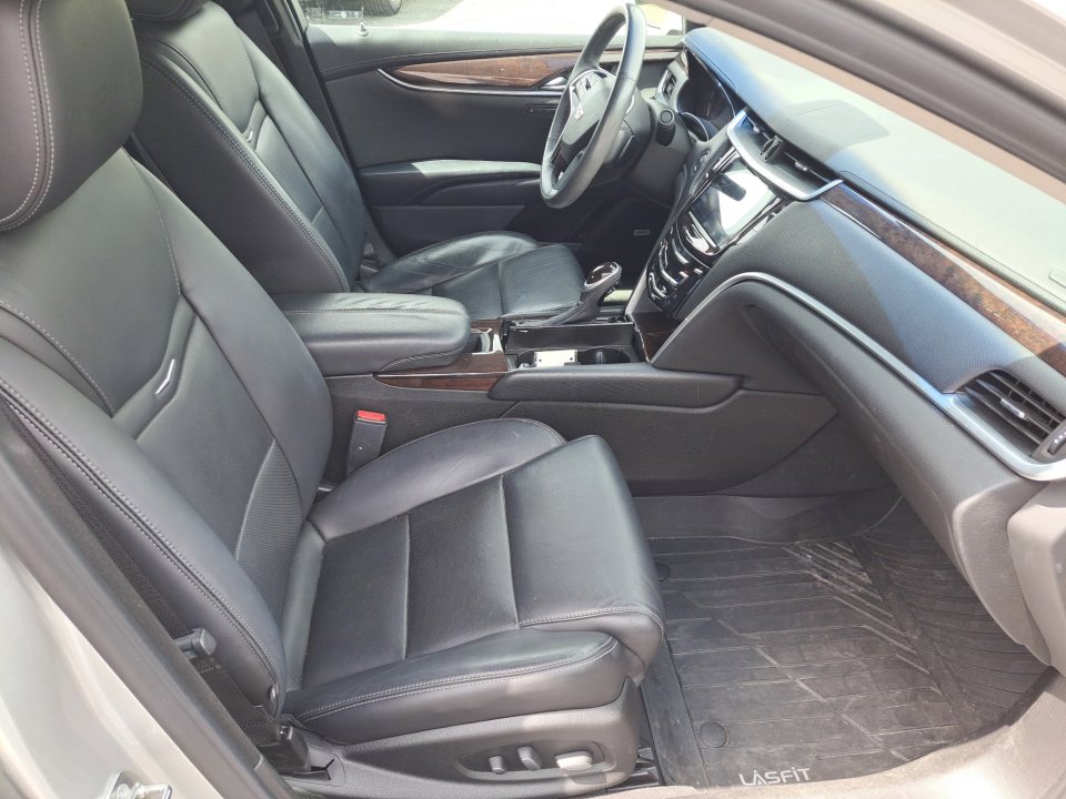 Used 2017 Cadillac XTS Luxury w/ Driver Awareness Package image 13