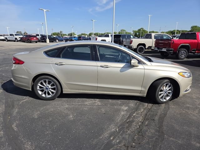 Used 2017 Ford Fusion SE w/ Fusion SE Technology Package FWD image 20