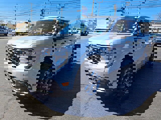 Certified 2025 Ford Maverick XLT w/ Equipment Group 301A image 3