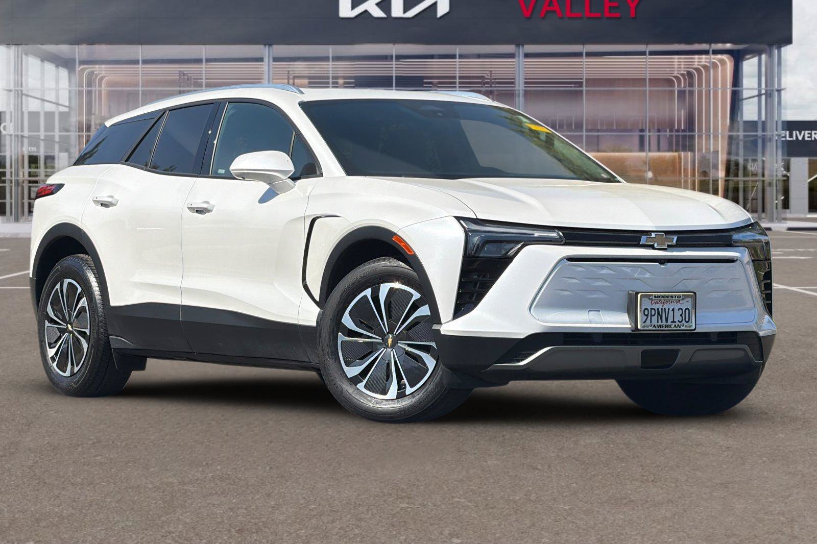 Used 2024 Chevrolet Blazer EV LT AWD/4WD image 2