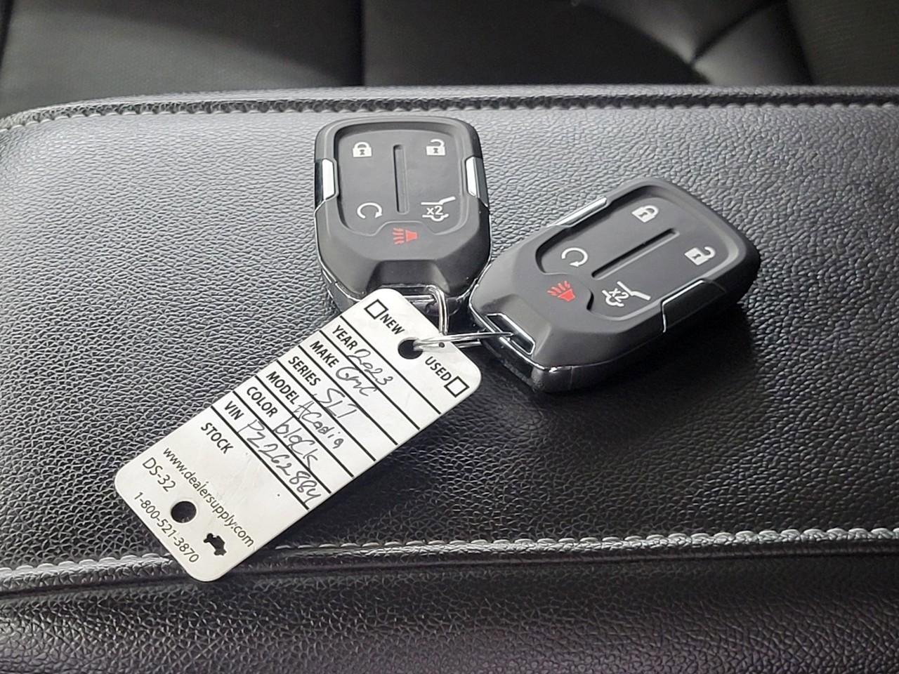 Used 2023 GMC Acadia SLT w/ Elevation Edition image 28