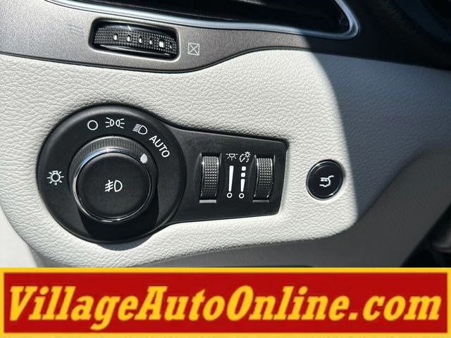 Used 2019 Jeep Cherokee Limited w/ Trailer Tow Group AWD/4WD image 34
