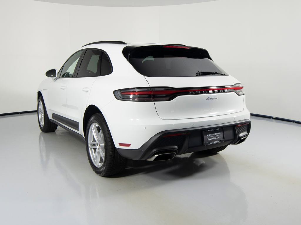 Certified 2026 Porsche Macan AWD/4WD image 3