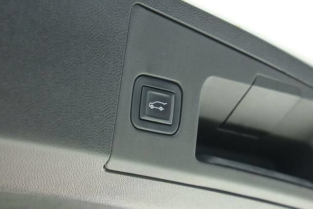 Used 2021 Cadillac XT4 Sport w/ Driver Awareness Package FWD image 40