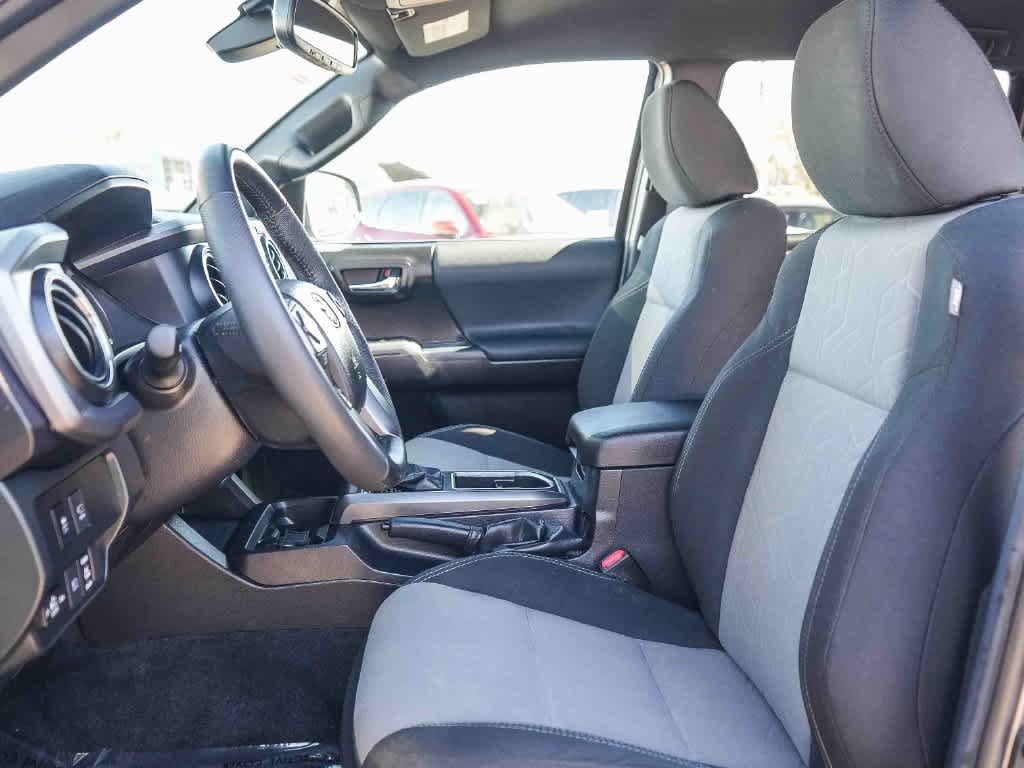 Used 2021 Toyota Tacoma TRD Sport w/ Advanced Technology Package AWD/4WD image 17