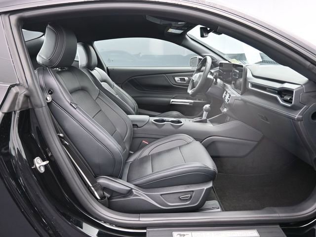 Used 2025 Ford Mustang Premium image 21