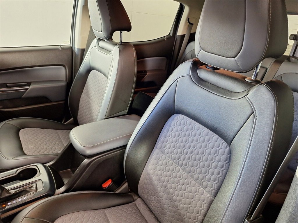 Used 2017 Chevrolet Colorado Z71 image 11