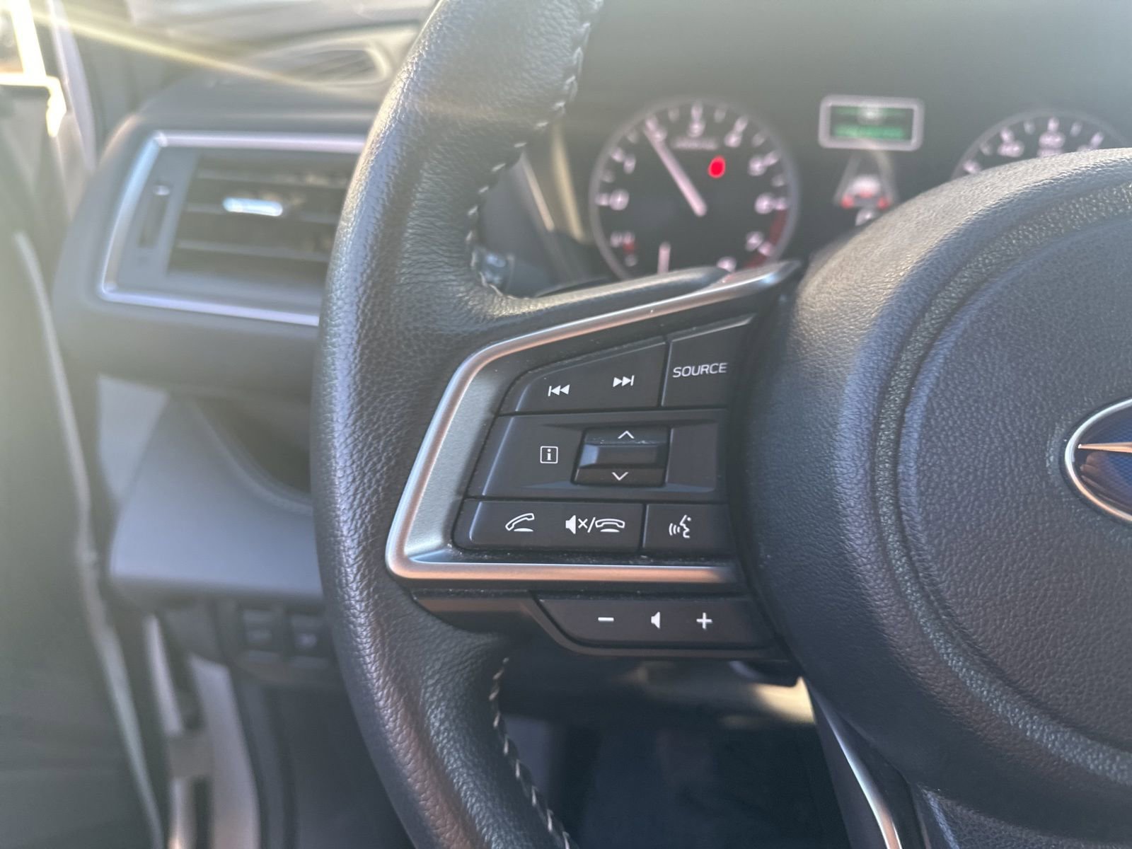 Used 2024 Subaru Ascent Limited w/ Technology Package image 12